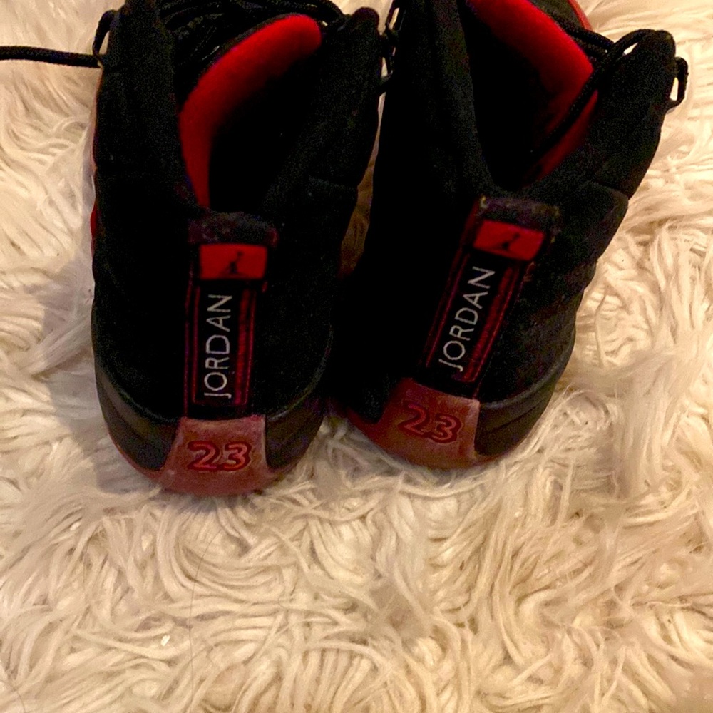 JORDAN 5.5Y about a 7-7.5 in Women’s